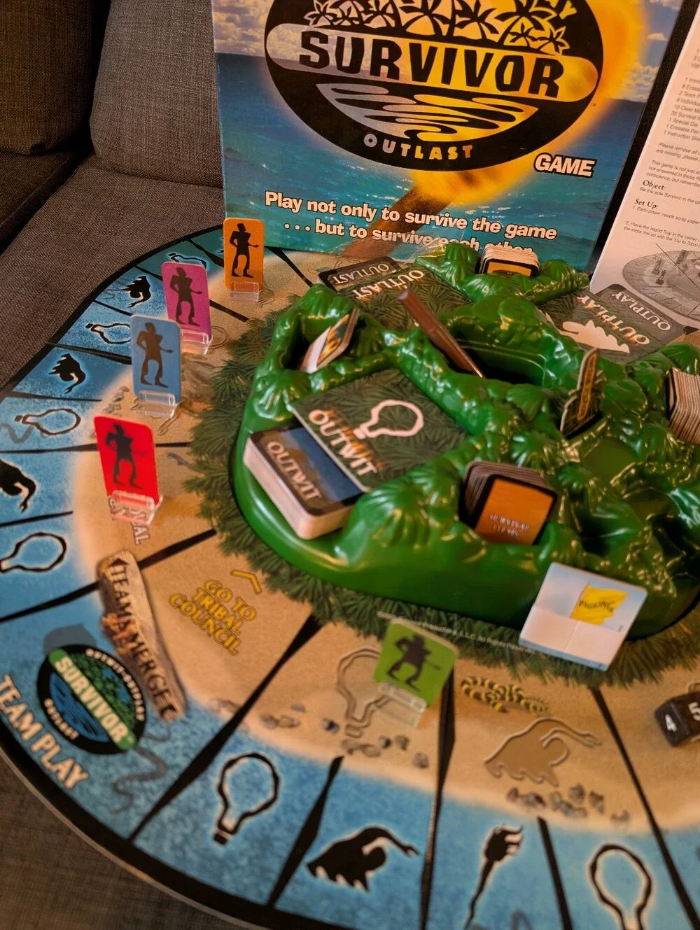 Vintage 2000 Survivor Board Game